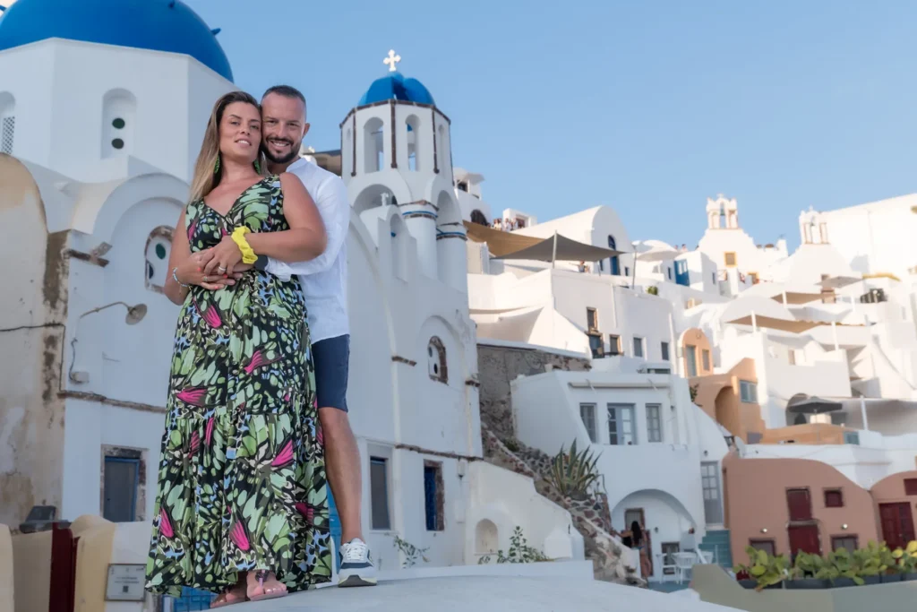 couples in the blue domes